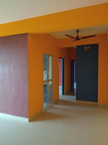 Room in 3.5 BHK Apartment at Team Taurus Wow, Rajarhat New Town – for Rent