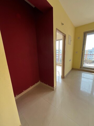 Room in 3.5 BHK Apartment at Team Taurus Wow, Rajarhat New Town – for Rent