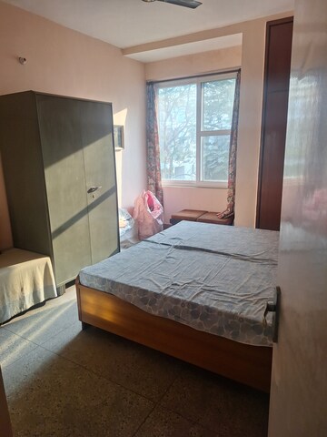 Furnished Amenities in 3 BHK Apartment at Vasant Kunj – for Sale