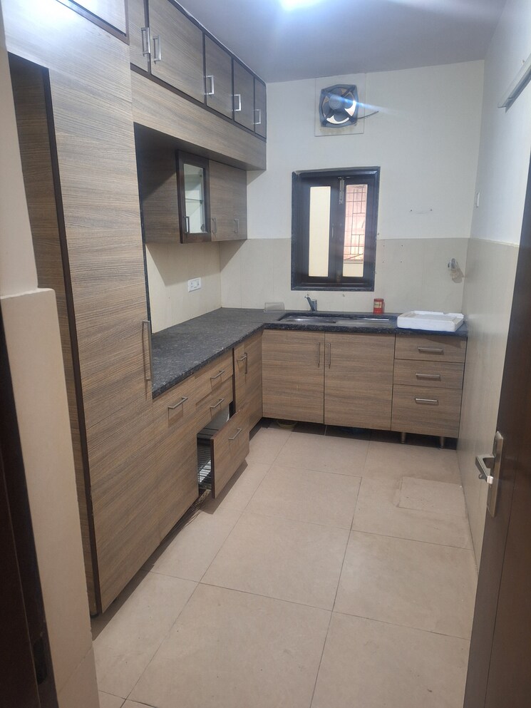 Kitchen, vasant kunj 3 Bedroom 1500 Sq.Ft. Apartment In Vasant Kunj Delhi 7959162