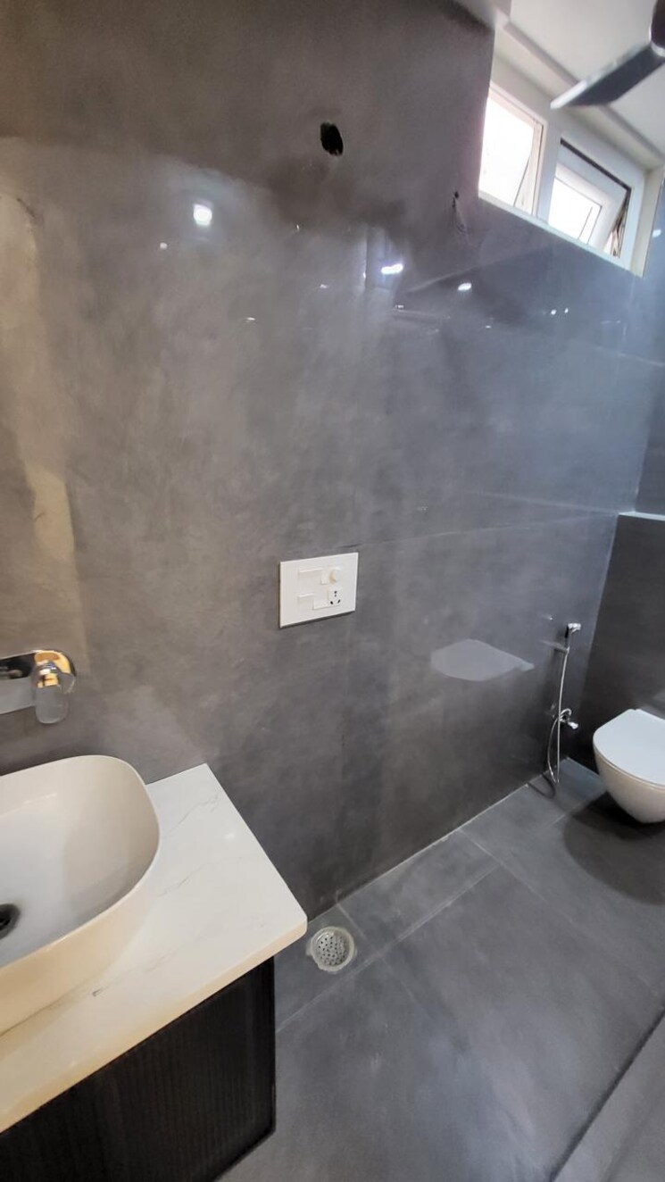 Bathroom, vasant kunj 4 Bedroom 2500 Sq.Ft. Apartment In Vasant Kunj Delhi 7959166