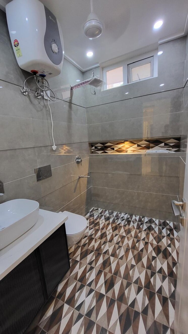 Bathroom, vasant kunj 4 Bedroom 2500 Sq.Ft. Apartment In Vasant Kunj Delhi 7959166