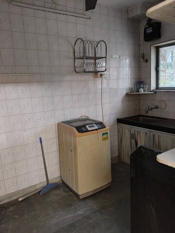 Room in  Pg at Gokuldham Colony – for Rent