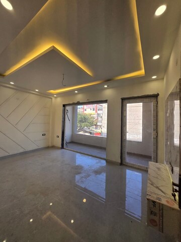 Kitchen in 4 BHK Builder Floor at Sector 41 – for Sale