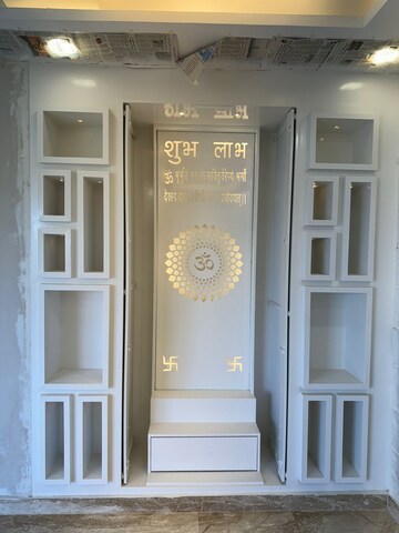Building Lobby in 4 BHK Builder Floor at Sector 42 – for Sale