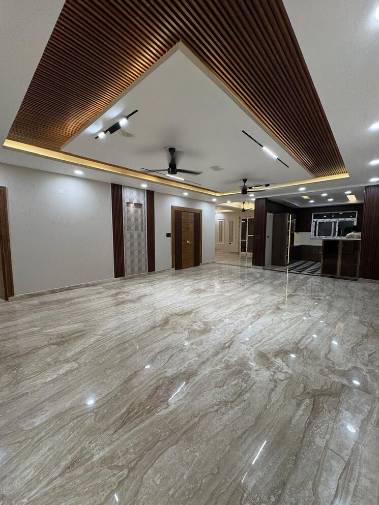 Room, sector 42 4 Bedroom 3100 Sq.Ft. Builder Floor In Sector 42 Faridabad 7959193