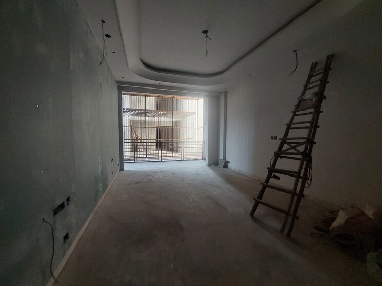 Master Bedroom, model town phase 2 5 Bedroom 4050 Sq.Ft. Builder Floor In Model Town Phase 2 Delhi 7959222