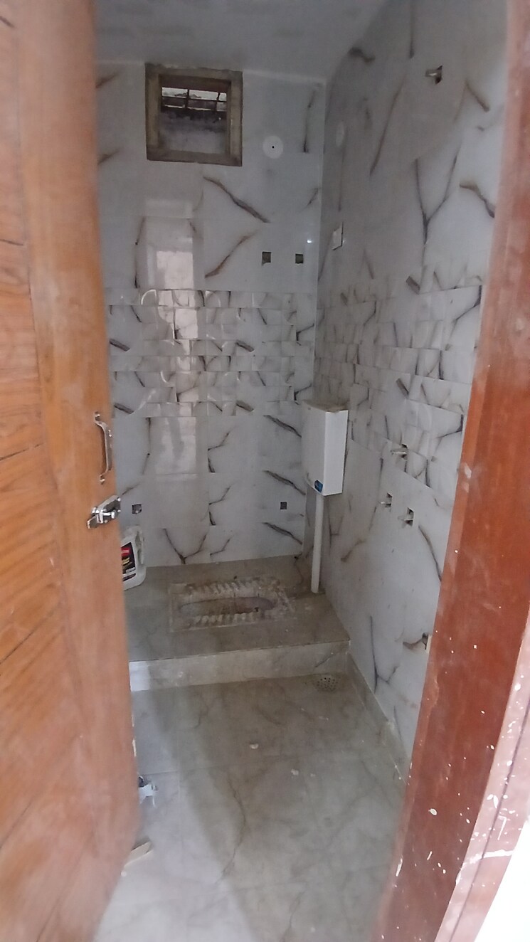 Bathroom, jamia nagar 3 Bedroom 1125 Sq.Ft. Apartment In Jamia Nagar Delhi 7959227