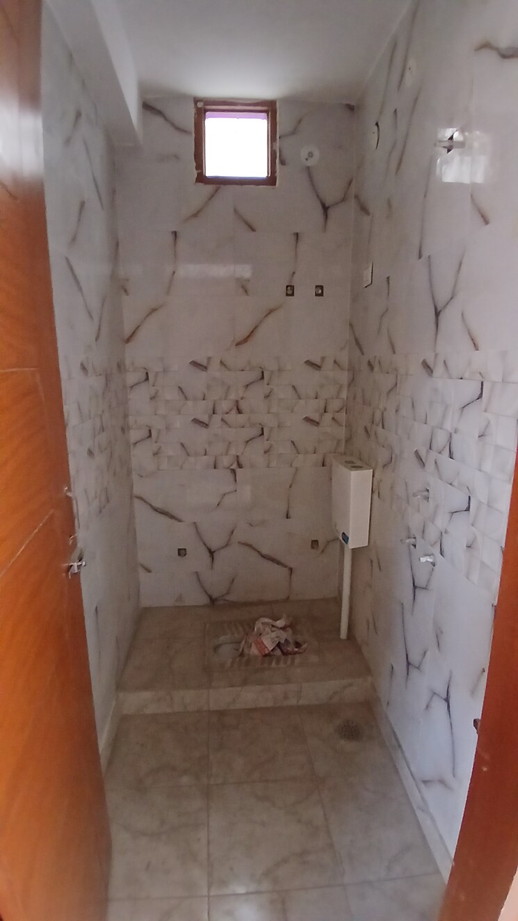 Bathroom, jamia nagar 3 Bedroom 1125 Sq.Ft. Apartment In Jamia Nagar Delhi 7959227