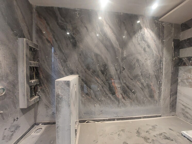 Balcony, model town phase 2 5 Bedroom 450 Sq.Yd. Builder Floor In Model Town Phase 2 Delhi 7959235