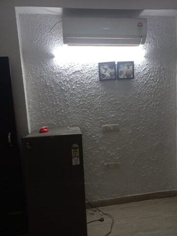 Room in 2 BHK Builder Floor at Vasant Kunj – for Rent
