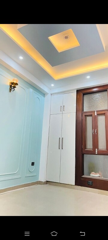 Building Lobby in 3 BHK Builder Floor at Maya Homes, Indrapuram – for Sale