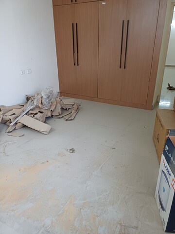 Furnished Amenities in 3 BHK Apartment at Wazirganj – for Rent