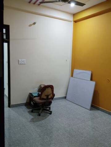 Parking in 2 BHK Independent House at Kursi Road – for Rent
