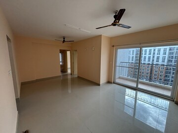 Room in 2.5 BHK Apartment at Kolte Patil Raaga, Hennur Road – for Rent