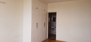 Room in 2 BHK Apartment at Mantri Lithos, Thanisandra – for Rent
