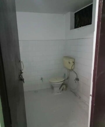 Bathroom in 1 BHK Villa at Aliganj – for Rent