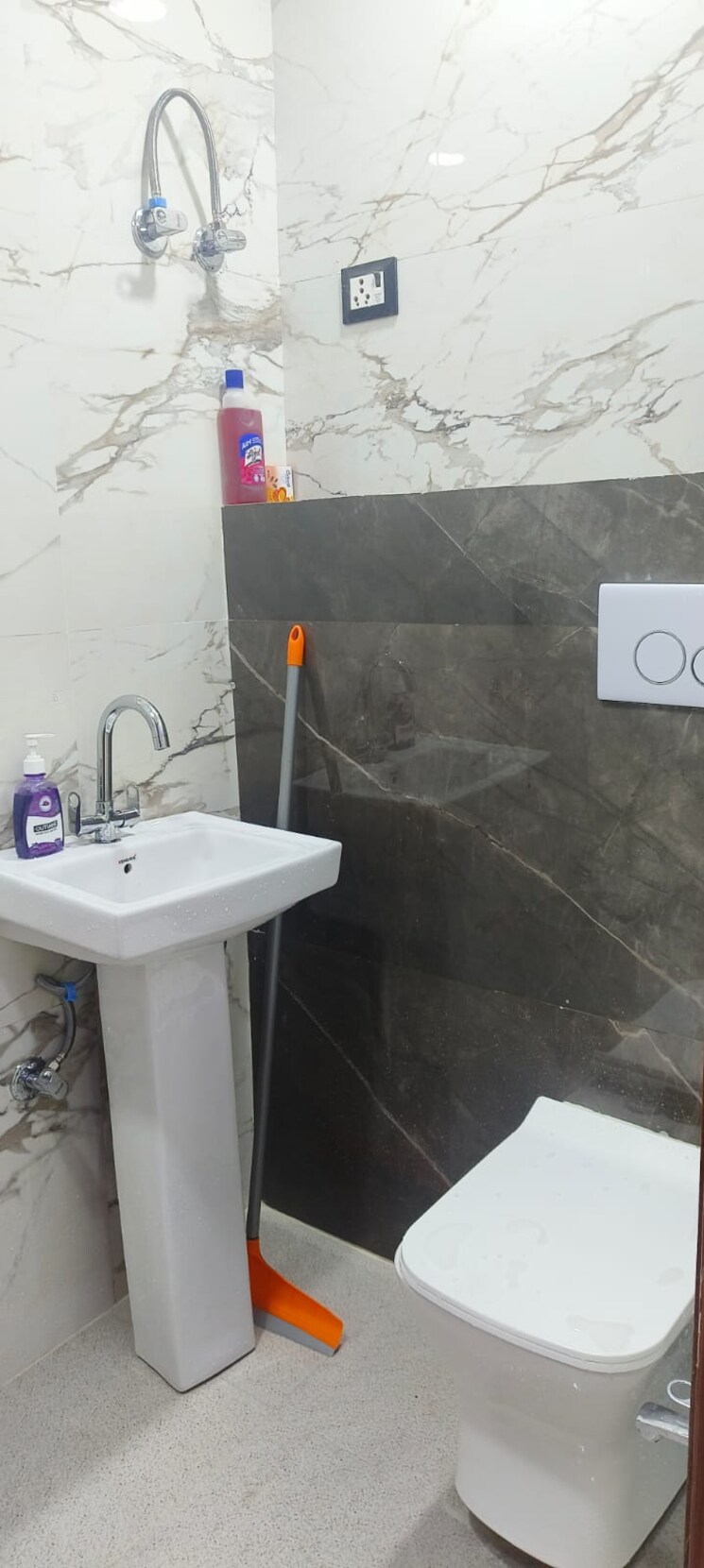 Attached Bathroom, dwarka mor 2 Bedroom 550 Sq.Ft. Builder Floor In Dwarka Mor Delhi 7959541