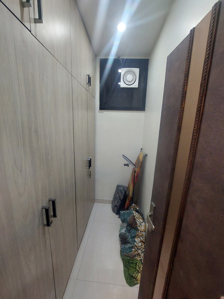 undefined, gujranwala town 4 Bedroom 300 Sq.Yd. Builder Floor In Gujranwala Town Delhi 7959557