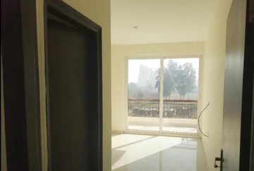 Room in 3 BHK Apartment at Altura Apartments, Ghazipur – for Rent