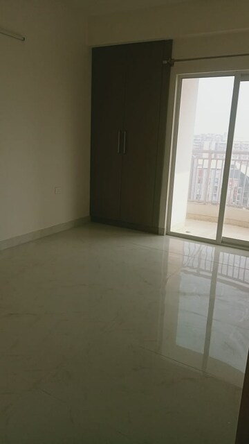 Room in 3.5 BHK Apartment at VVIP Mangal, Raj Nagar Extension – for Sale