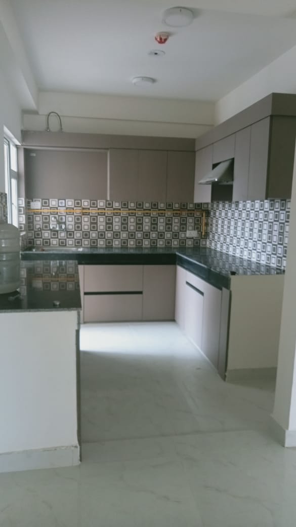 3.5 BHK + Servant Room Apartment For Sale in VVIP Mangal