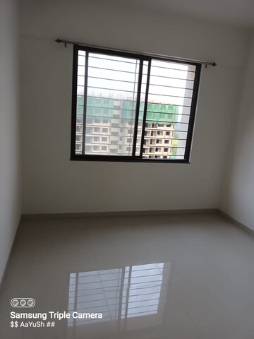 Room in 2 BHK Apartment at Nashik Road – for Sale