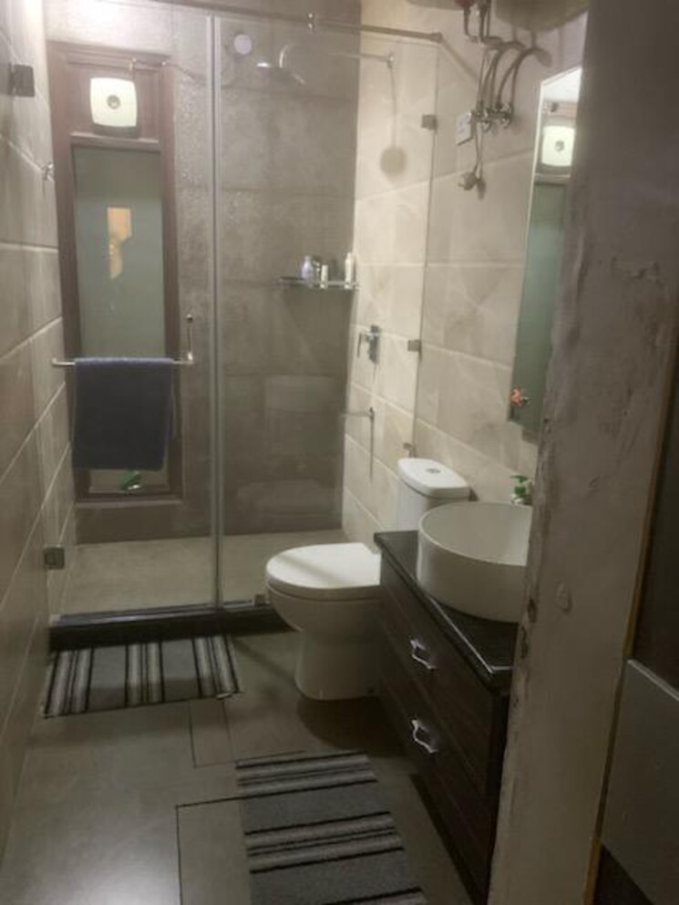 Bathroom, unitech-south-city-1 3 Bedroom 2480 Sq.Ft. Apartment In South City 1 Gurgaon 7959746