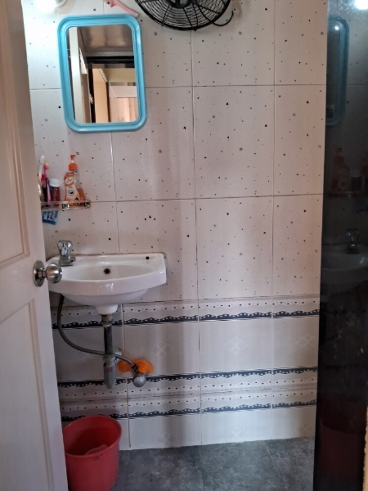 Bathroom, dosti-daffodil 1 Bedroom 397 Sq.Ft. Apartment In Wadala East Mumbai 7959758