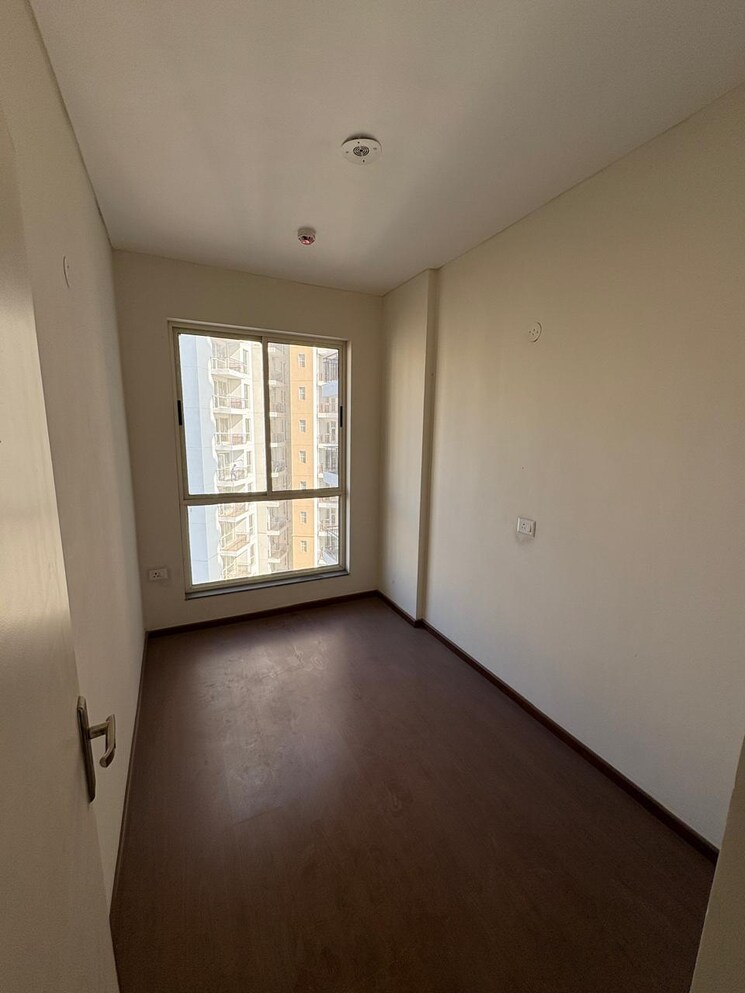 Room, imperia-esfera 2.5 Bedroom 1578 Sq.Ft. Apartment In Sector 37c Gurgaon 7959826