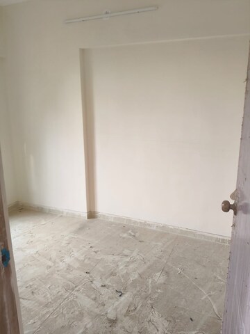 Room in 2 BHK Apartment at Chandiwala Pearl Heaven, Andheri East – for Rent