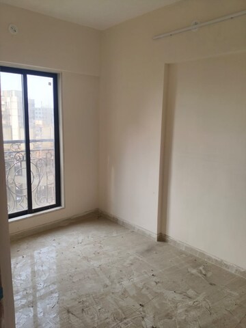 Room in 2 BHK Apartment at Chandiwala Pearl Heaven, Andheri East – for Rent