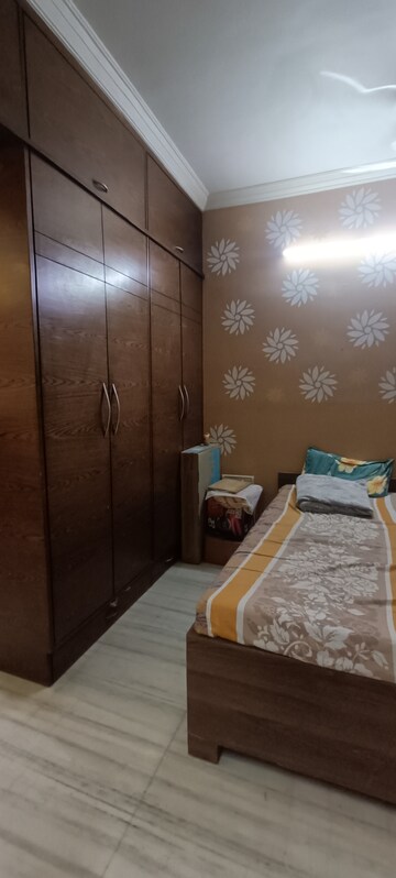 Master Bedroom in 2 BHK Apartment at Crystal Plaza Santacruz, Santacruz East – for Rent