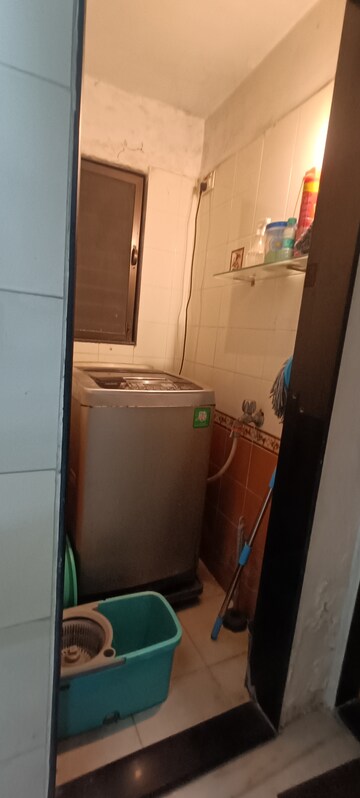 Furnished Amenities in 2 BHK Apartment at Crystal Plaza Santacruz, Santacruz East – for Rent