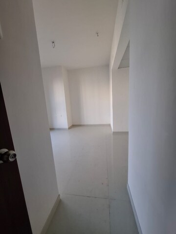 Master Bedroom in 2.5 BHK Apartment at Runwal Eirene, Balkum Pada – for Rent