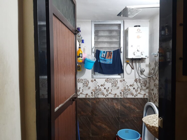 Bathroom, vrindavan-chs-thane-west 1 Bedroom 465 Sq.Ft. Apartment In Vrindavan Society Thane 7959977