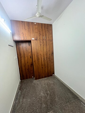 Room in 2 BHK Builder Floor at Hongasandra – for Rent