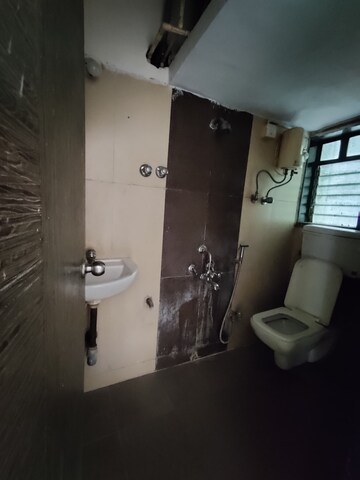 Bathroom in 3 BHK Apartment at Ritu Horizon, Mira Road – for Rent