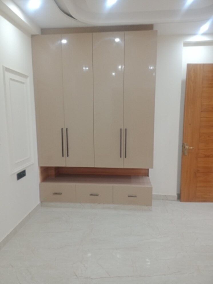 Bathroom, bptp-district 3 Bedroom 162 Sq.Yd. Builder Floor In Sector 81 Faridabad 7960037