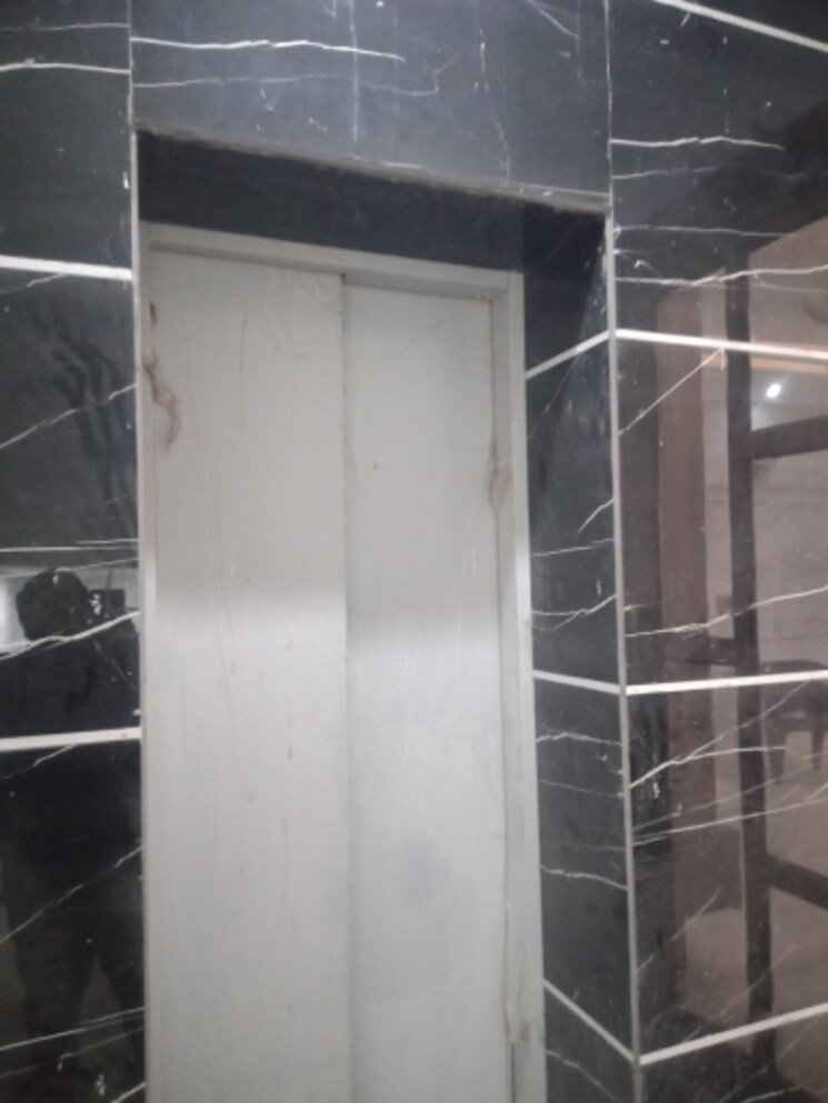 Balcony, bptp-district 3 Bedroom 162 Sq.Yd. Builder Floor In Sector 81 Faridabad 7960037