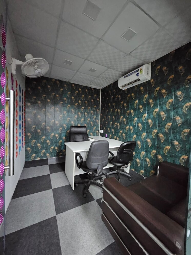 Team Area, sector 63 Commercial Office Space 1000 Sq.Ft. In Sector 63 Noida 7960058