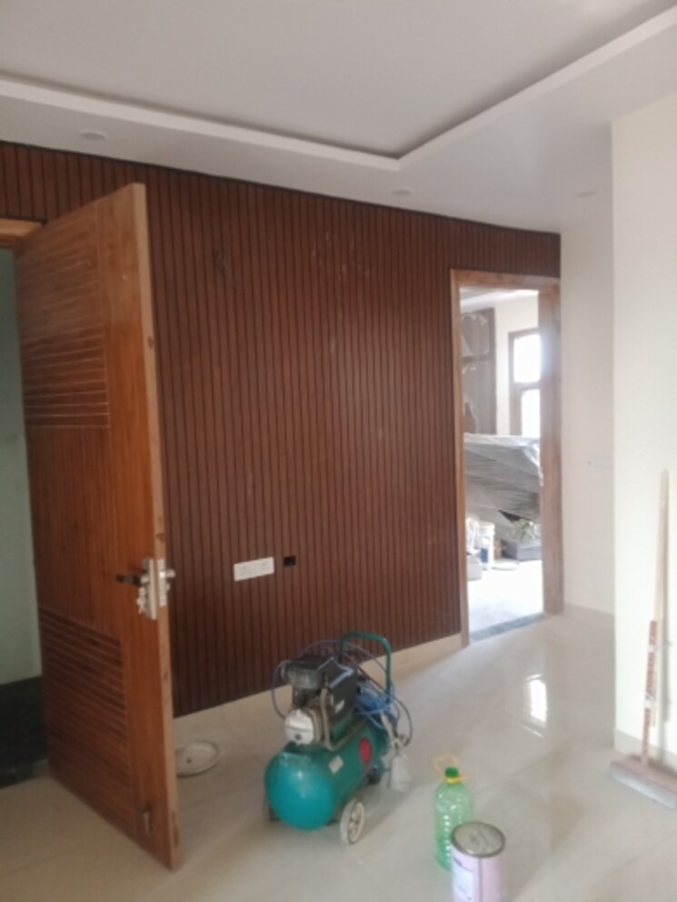 Bathroom, bptp-district 3 Bedroom 150 Sq.Ft. Builder Floor In Sector 81 Faridabad 7960125
