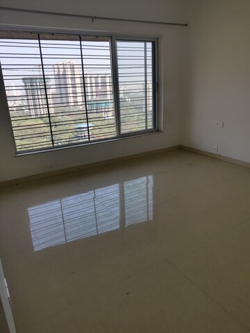 Staircase in 3 BHK Apartment at Kalpataru Hills Phase II, Manpada – for Rent