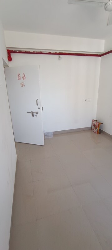 Room in 1 BHK Apartment at Mhada Apartments Shastri Nagar, Goregaon West – for Rent