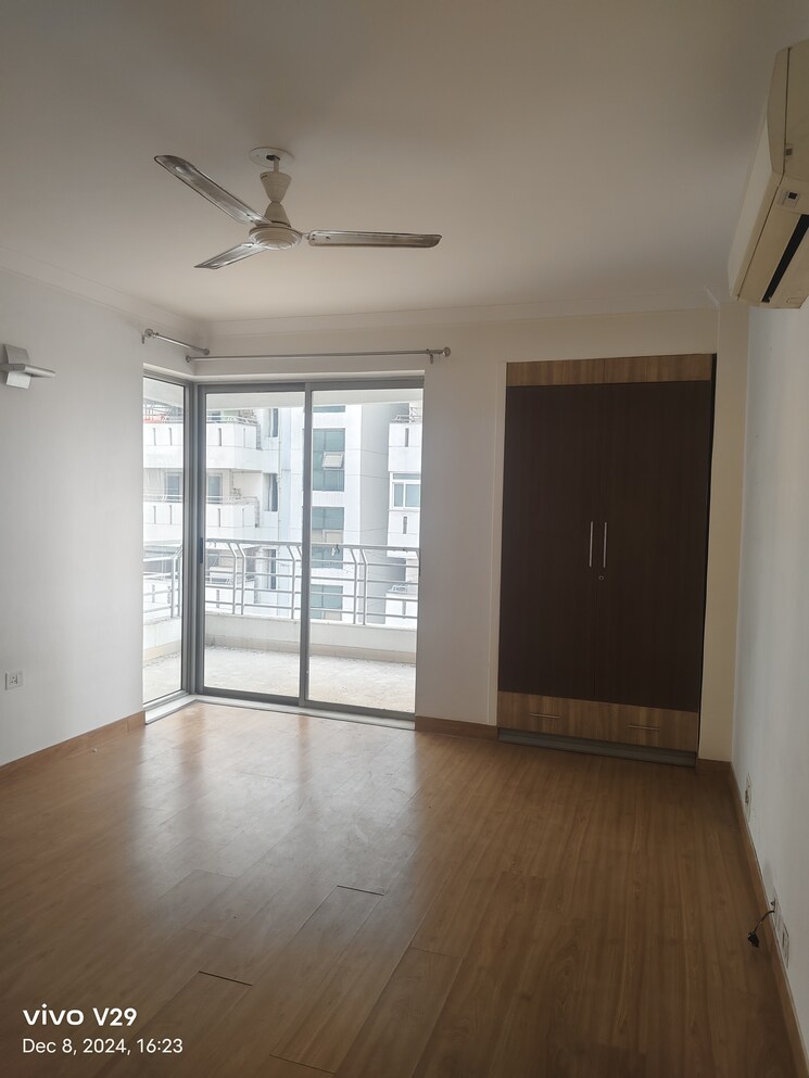 Room, sector 56 3 Bedroom 1800 Sq.Ft. Apartment In Sector 56 Gurgaon 7960186