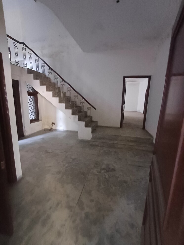 undefined, sector 82 4 Bedroom 3500 Sq.Ft. Independent House In Sector 82 Noida 7960230