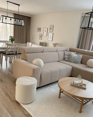 Master Bedroom in 2.5 BHK Builder Floor at Krishna Nagar – for Rent