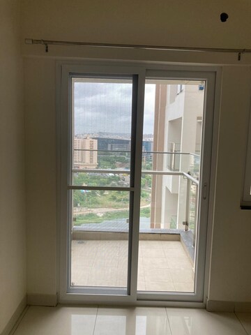 Room in 3 BHK Apartment at Gera World of Joy, Kharadi – for Rent
