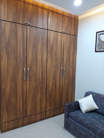 Furnished Amenities in 2 BHK Apartment at JP Decks, Goregaon East – for Rent