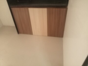 Room in 3 BHK Apartment at Unique Poonam Estate Cluster 3, Mira Road – for Rent